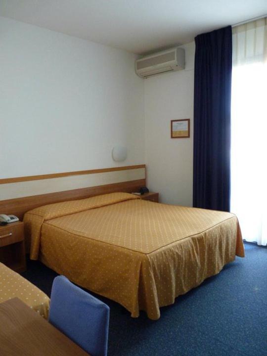 Hotel Gambrinus Lido di Jesolo Kamer foto