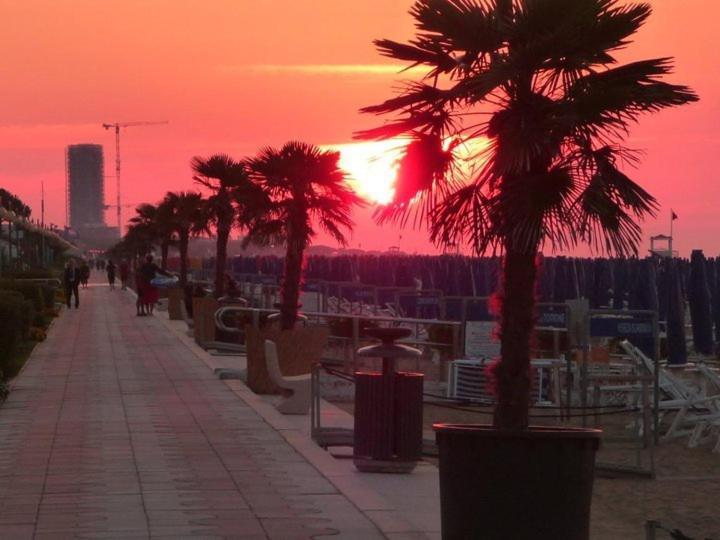 Hotel Gambrinus Lido di Jesolo Buitenkant foto